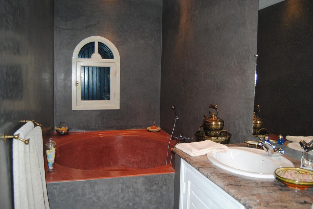 Les Tourmalines Bed & Breakfast Afeggou Bagian luar foto
